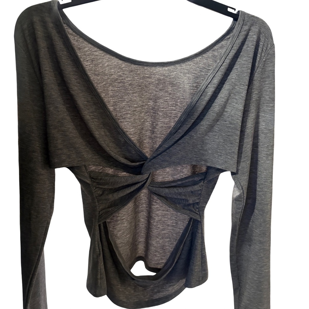 NWT Gray Twist Front Long Sleeve Top Petite Medium Soft Stretch